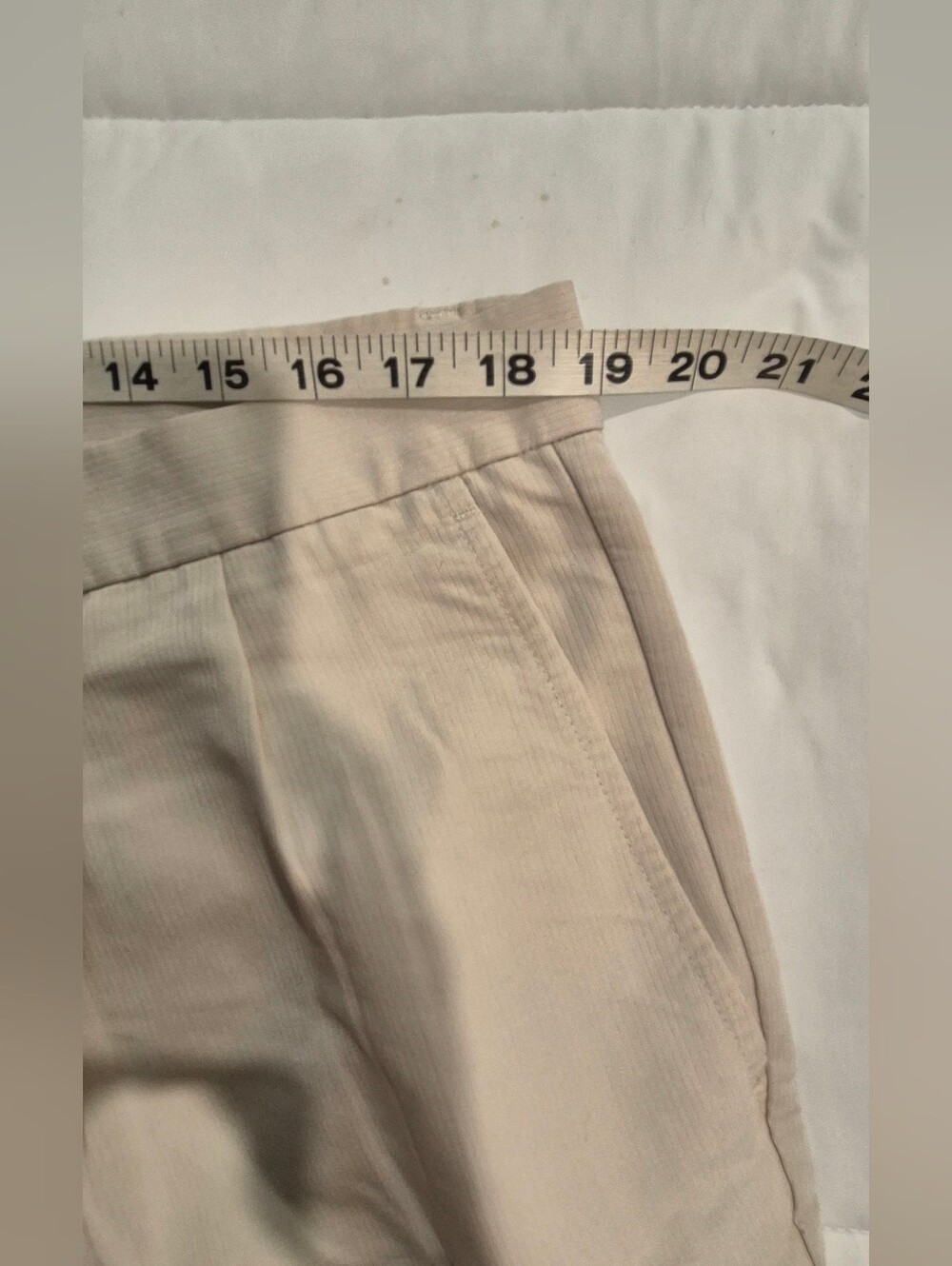 Men's Beige Pleated Casual Shorts - Picture 3 of 5